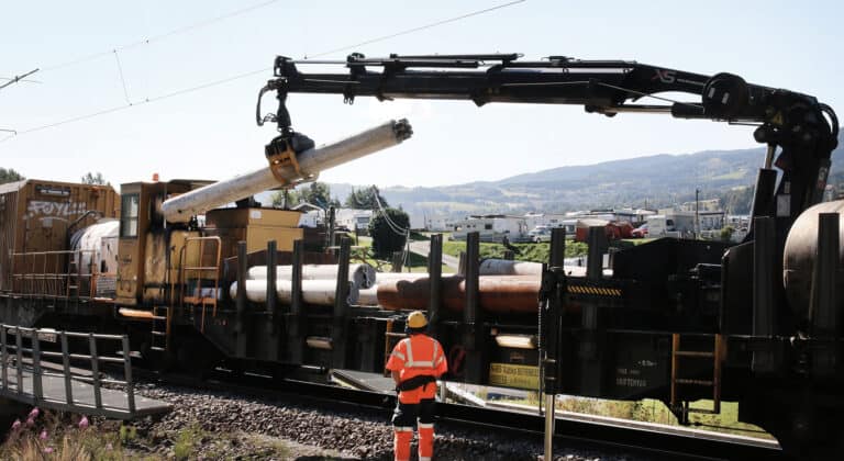 mofix pole foundatiion offloading