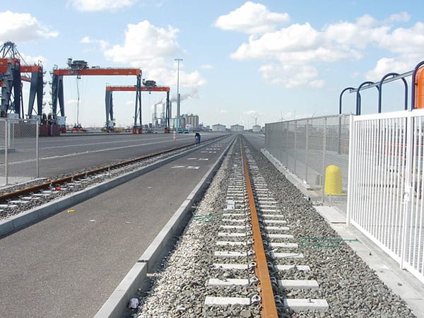 crane track sleepers docks